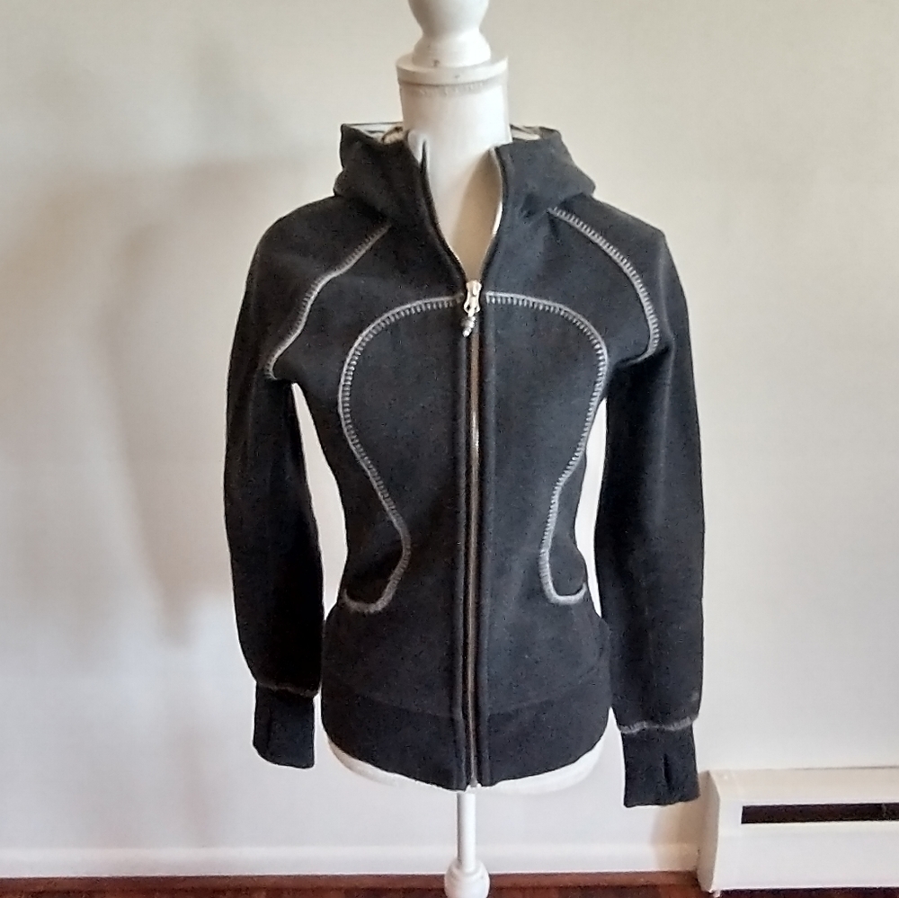 Lululemon scuba jacket embroidered gray special edition 6